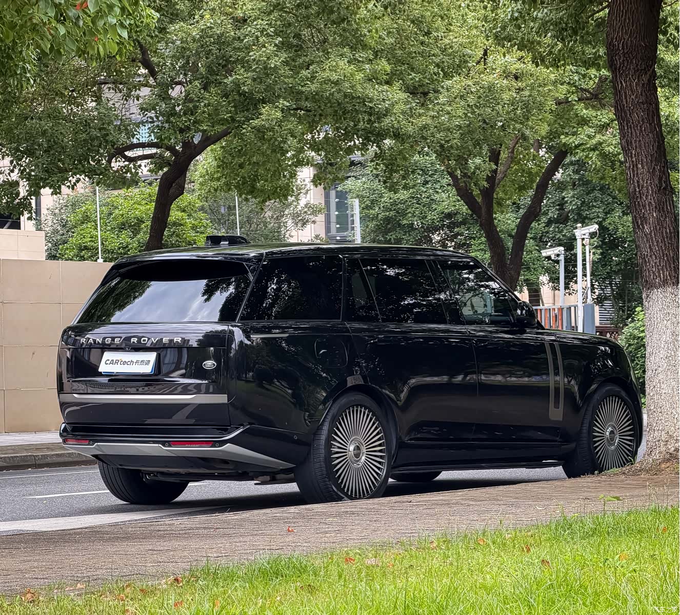 Land Rover Range Rover, 2023 все фото