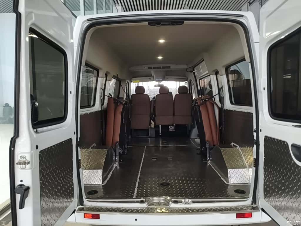 Maxus V80, 2022 19