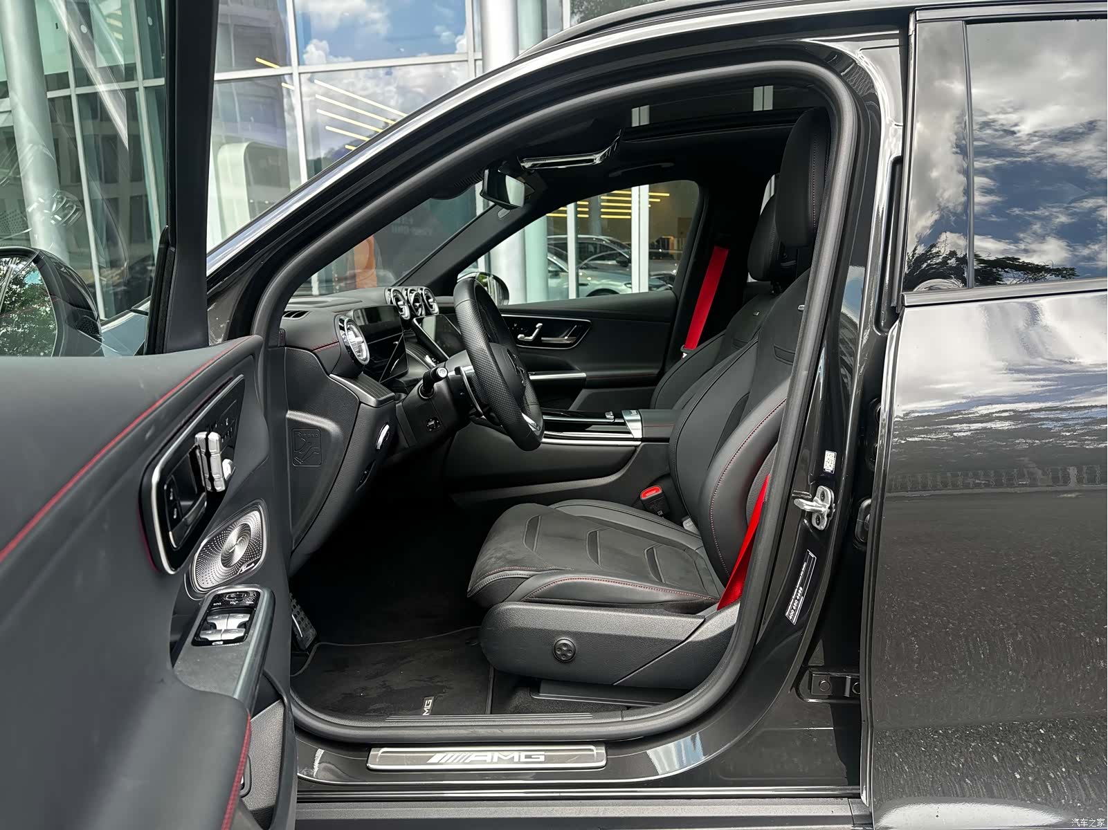 Mercedes-Benz GLC, 2025 10