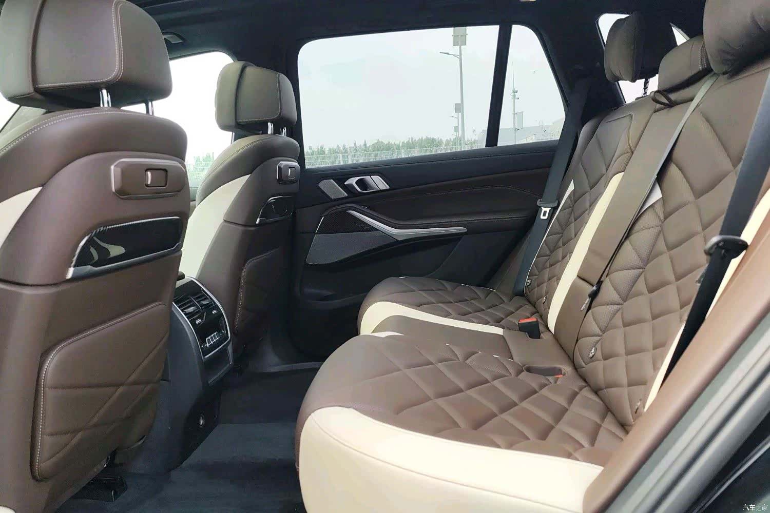 BMW X5, 2024 11
