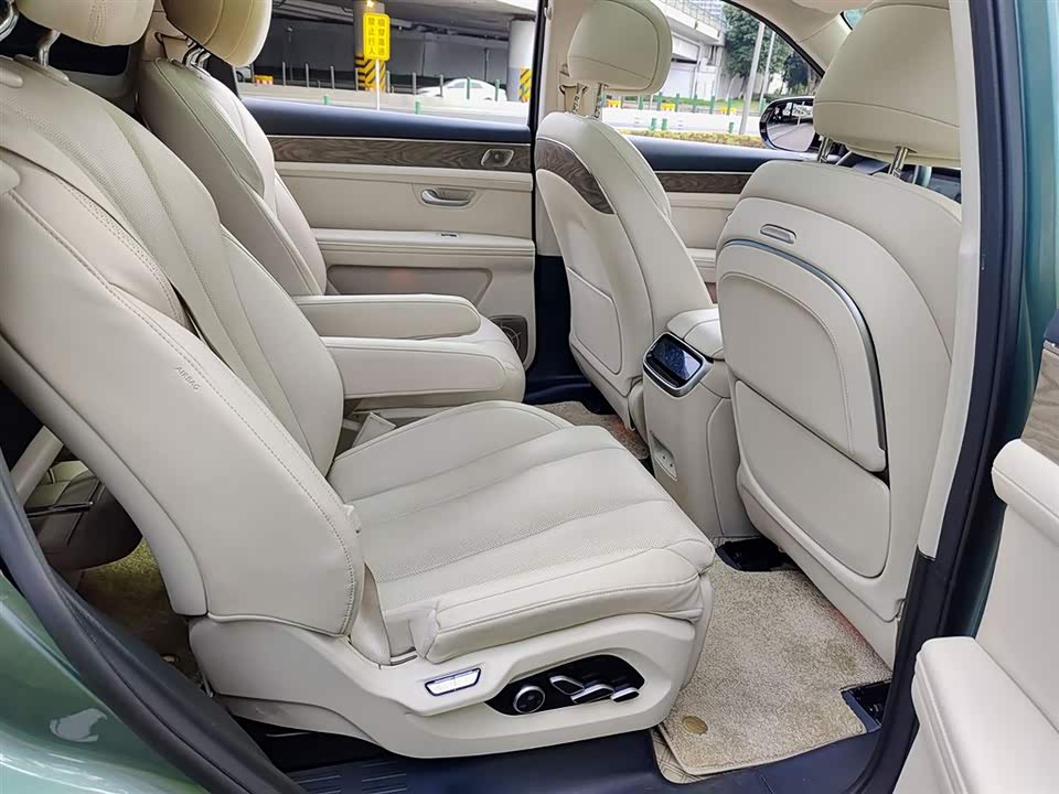 AITO Ask the world M7