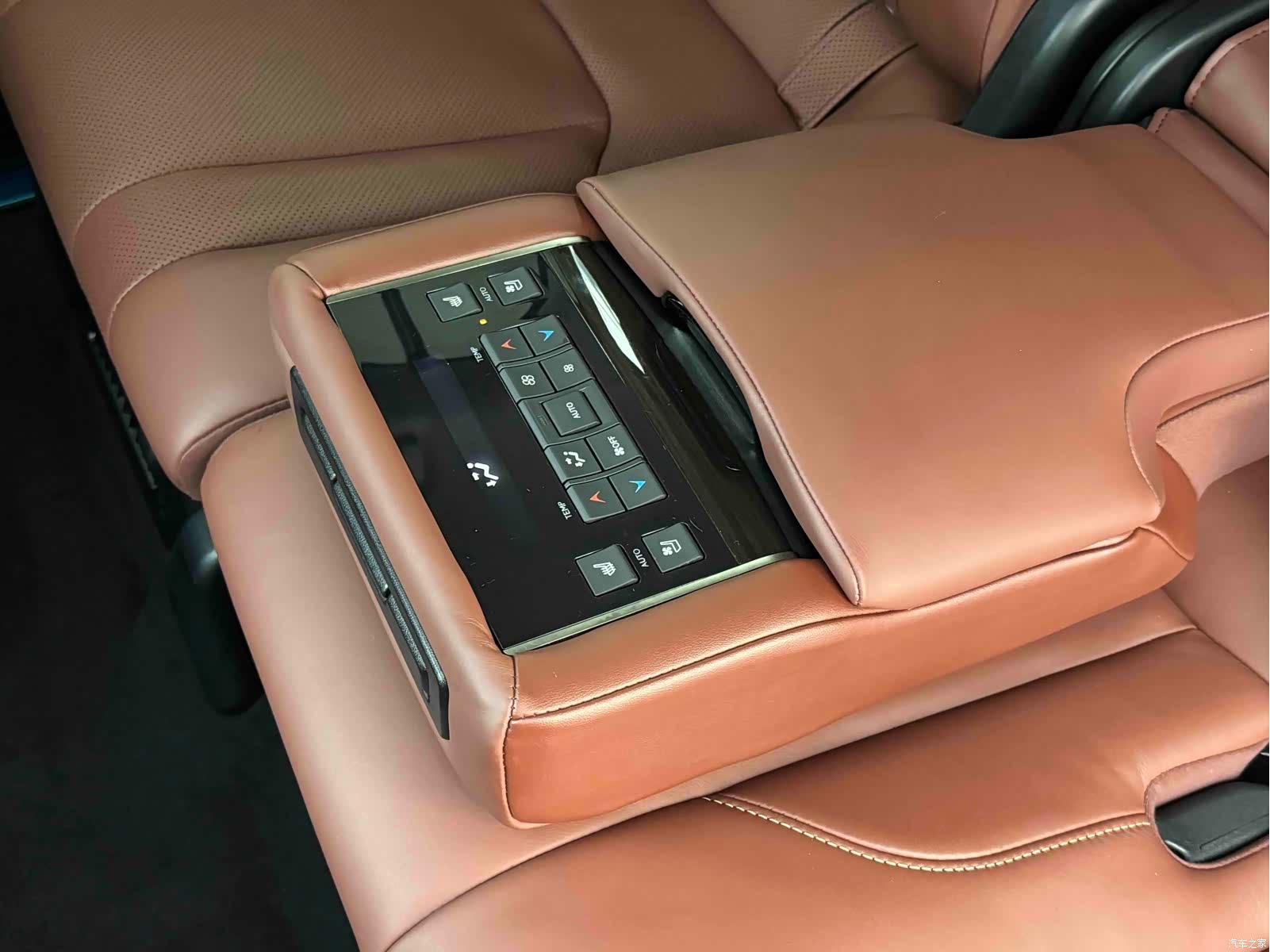 Lexus LX, 2021 8