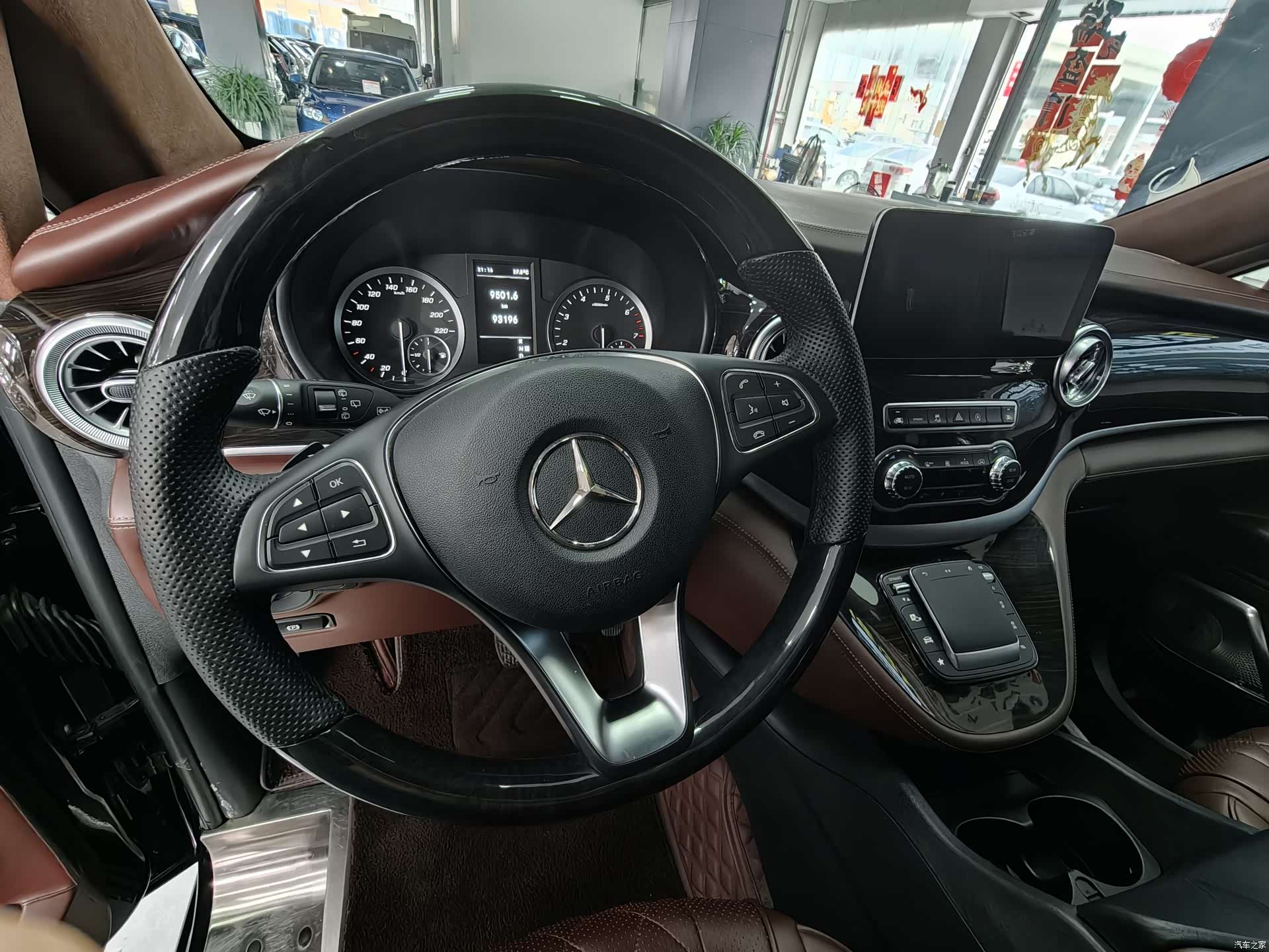 Mercedes-Benz 7, 2021 8