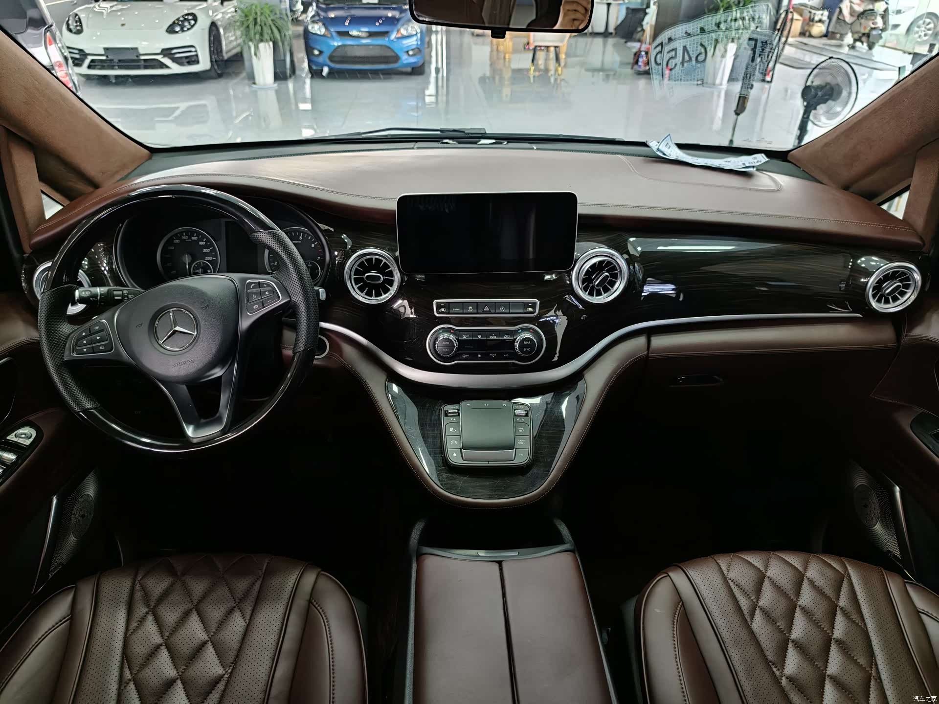 Mercedes-Benz 7, 2021 26