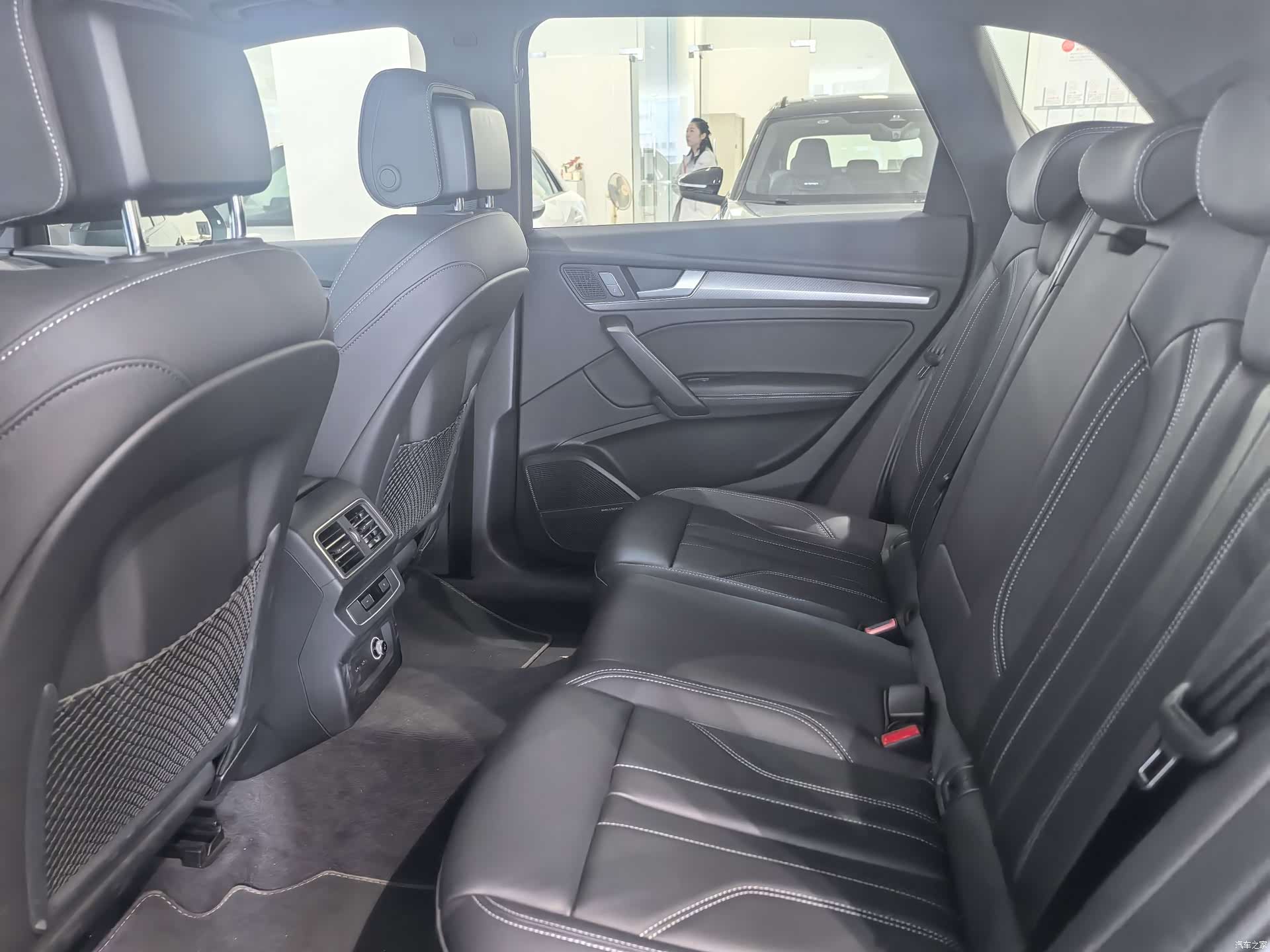 Audi Q5L, 2024 9