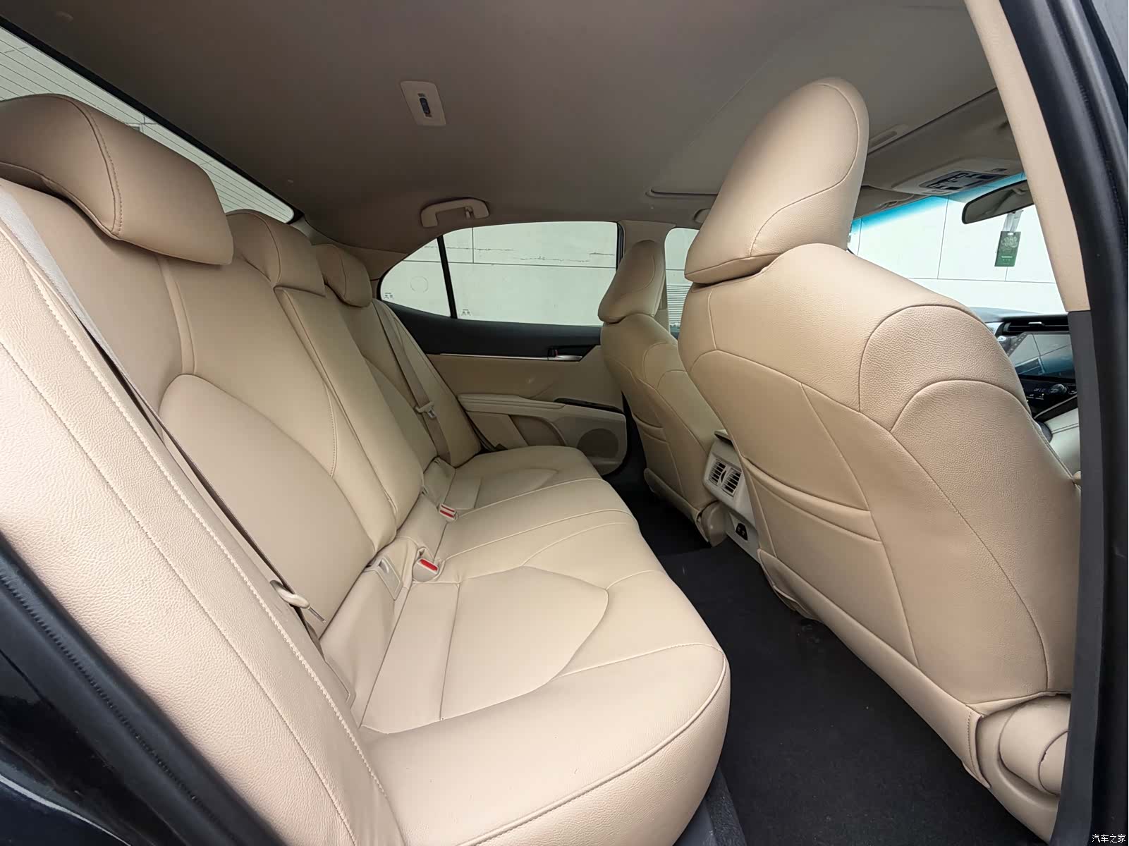 Toyota Camry, 2020 11
