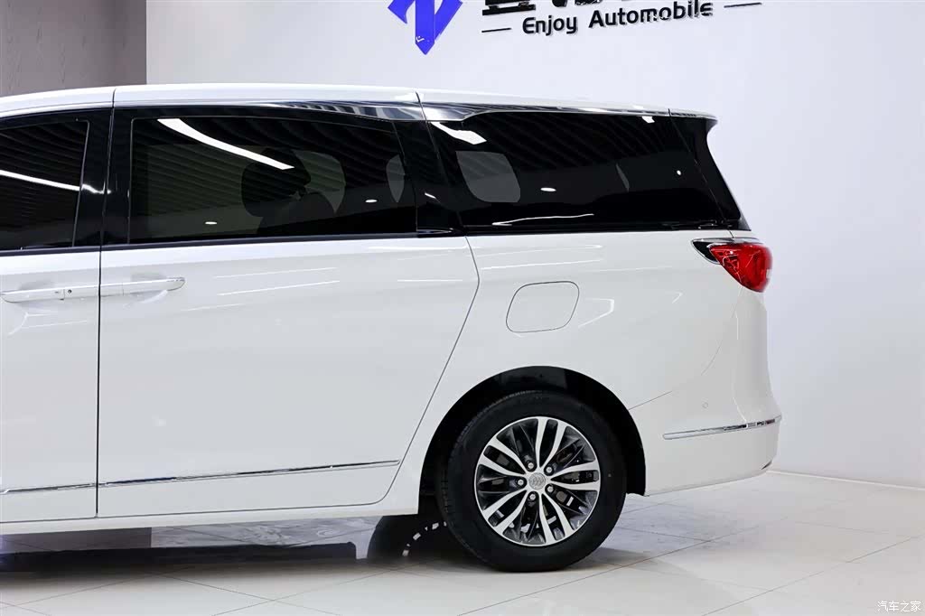 Buick GL8, 2018 4