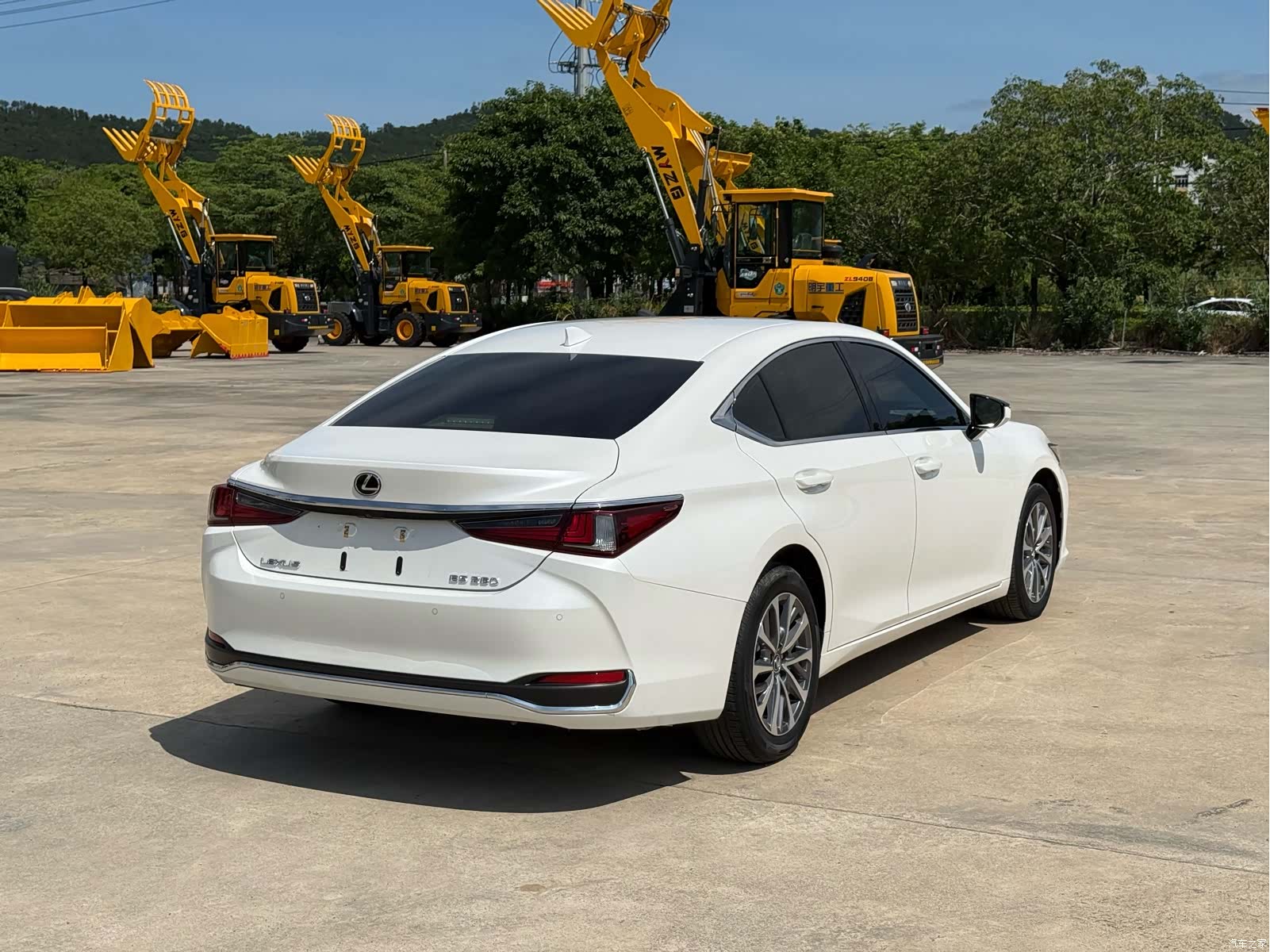 Lexus ES, 2024 9