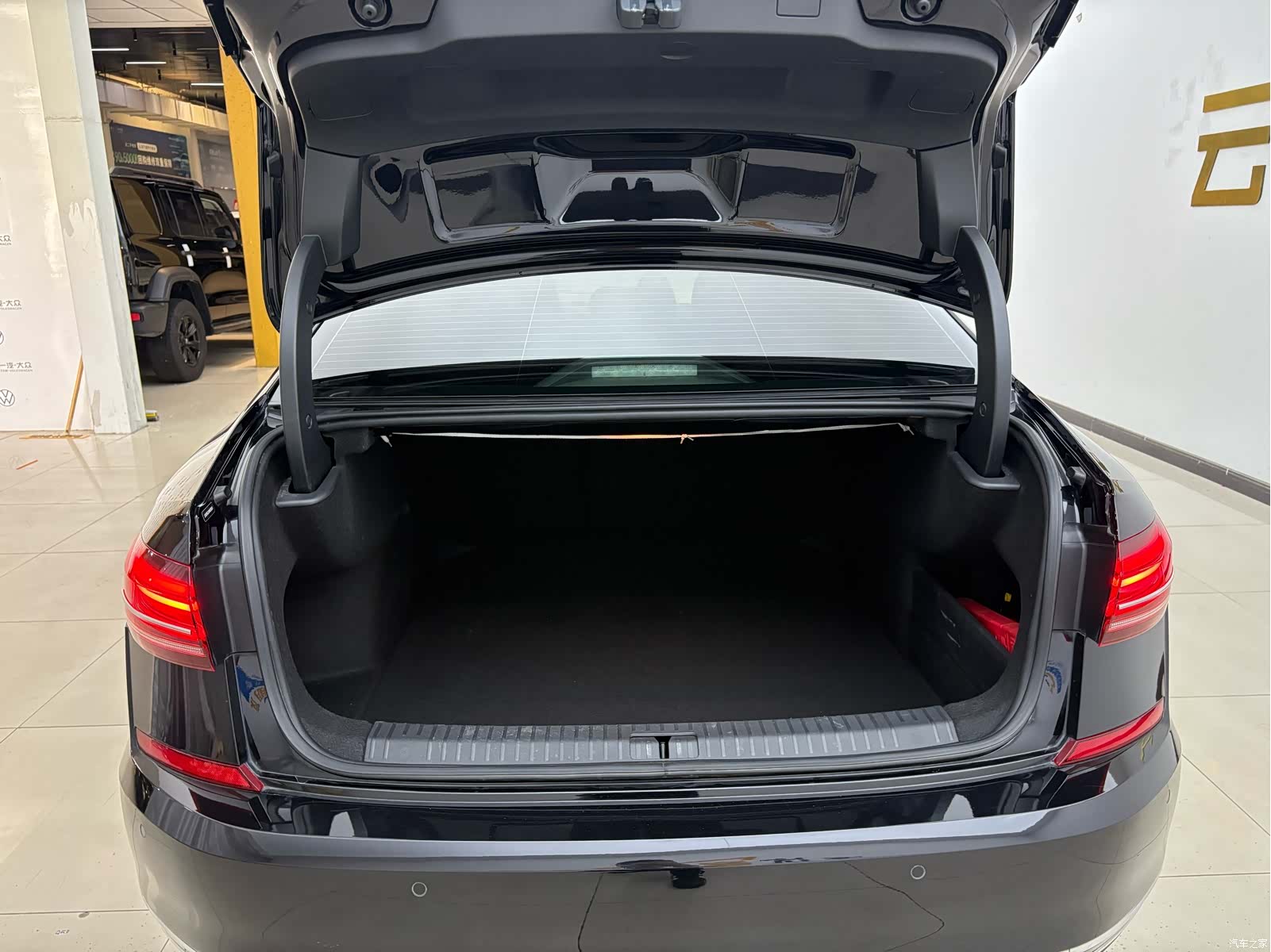 Volkswagen Passat, 2022 13
