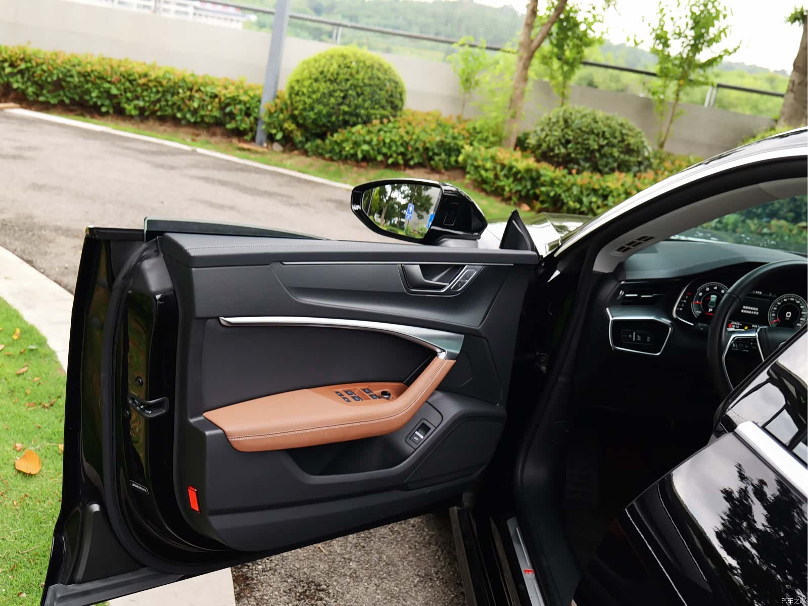 Audi A7L, 2024 14