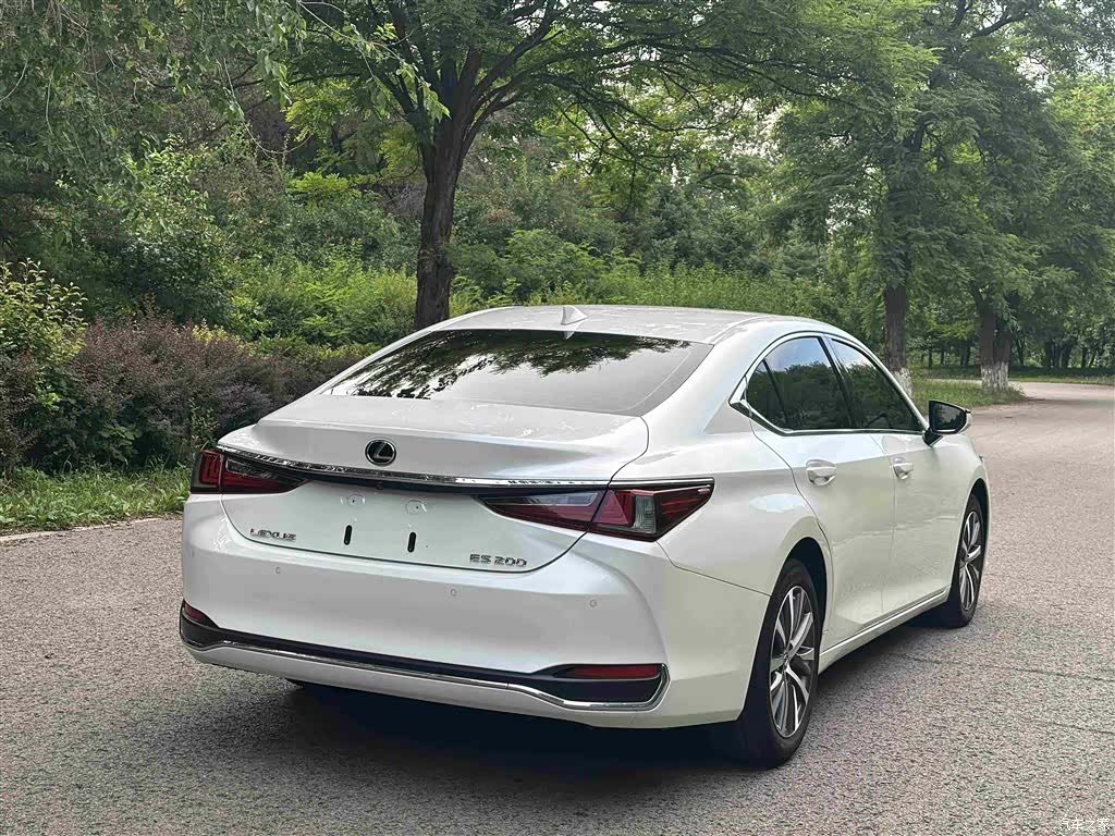 Lexus ES, 2021 4