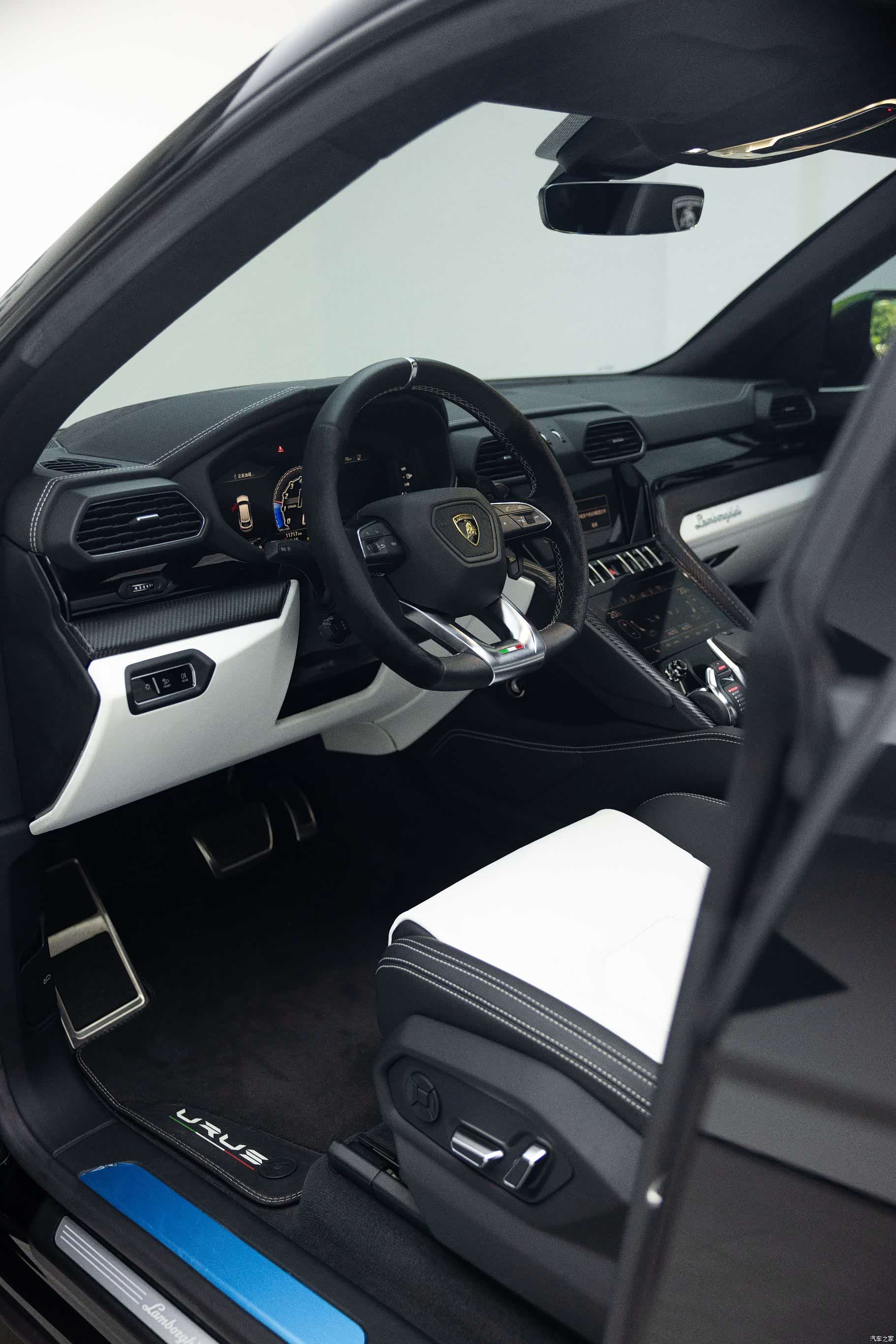Lamborghini Urus, 2021 7