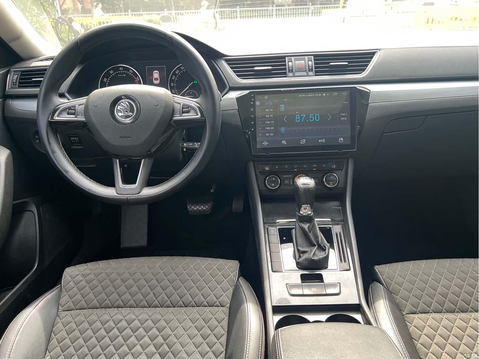 Skoda Superb, 2017 11