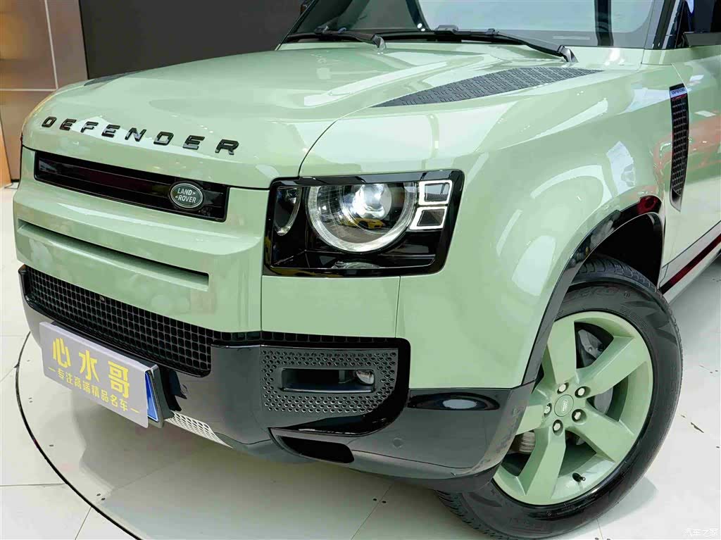 Land Rover Defender, 2023 24