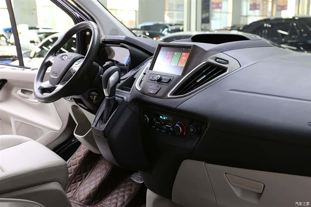 Ford Tourneo, 2021 17
