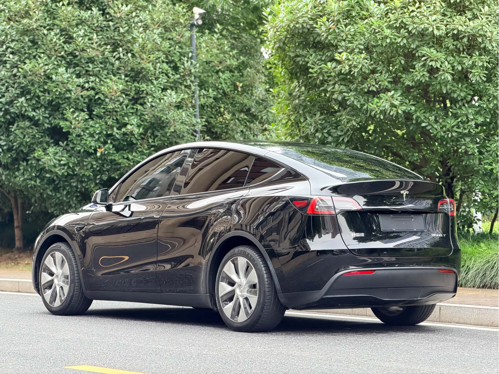 Tesla Model Y, 2022 4