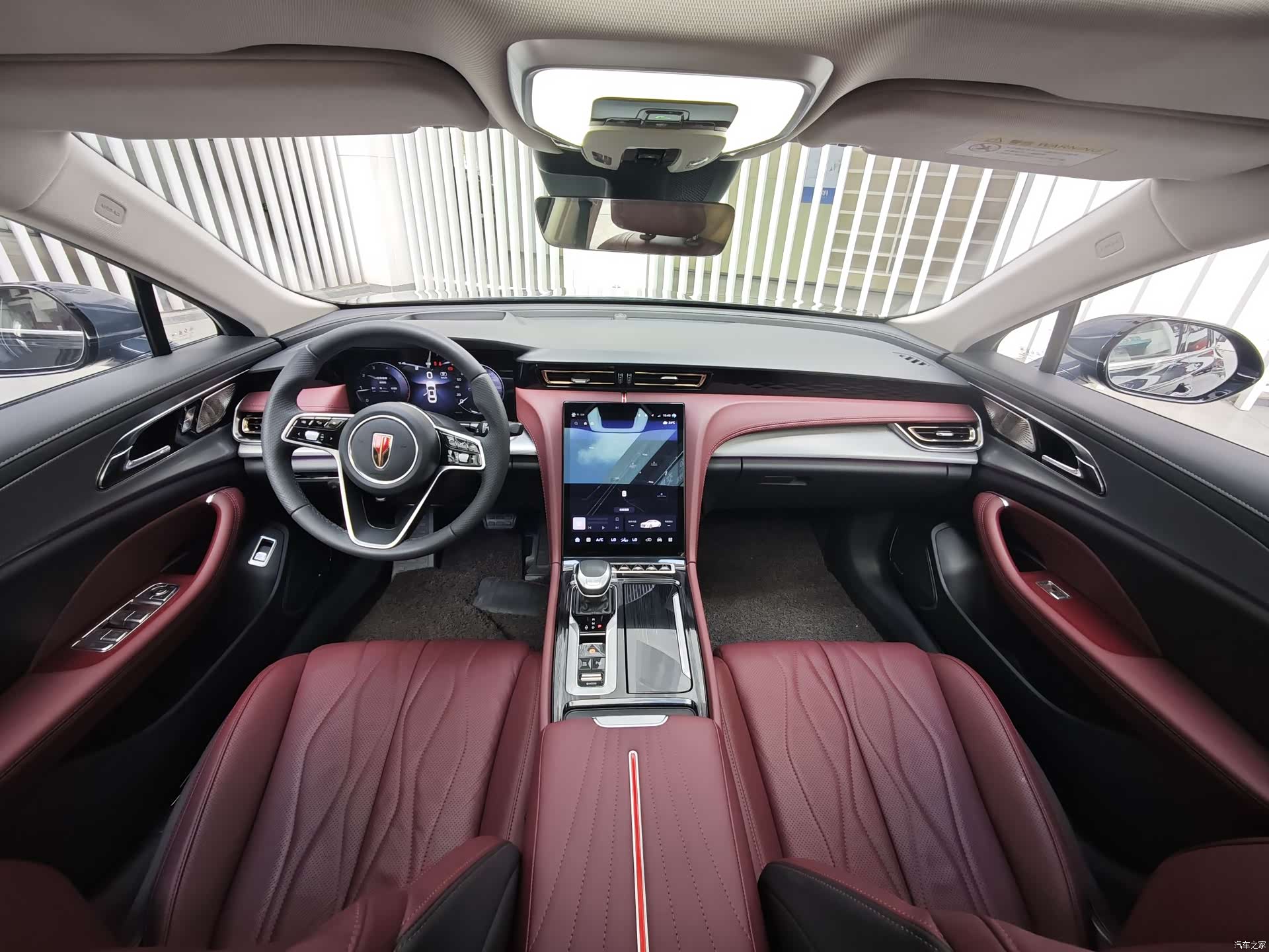 Hongqi H5, 2024 6