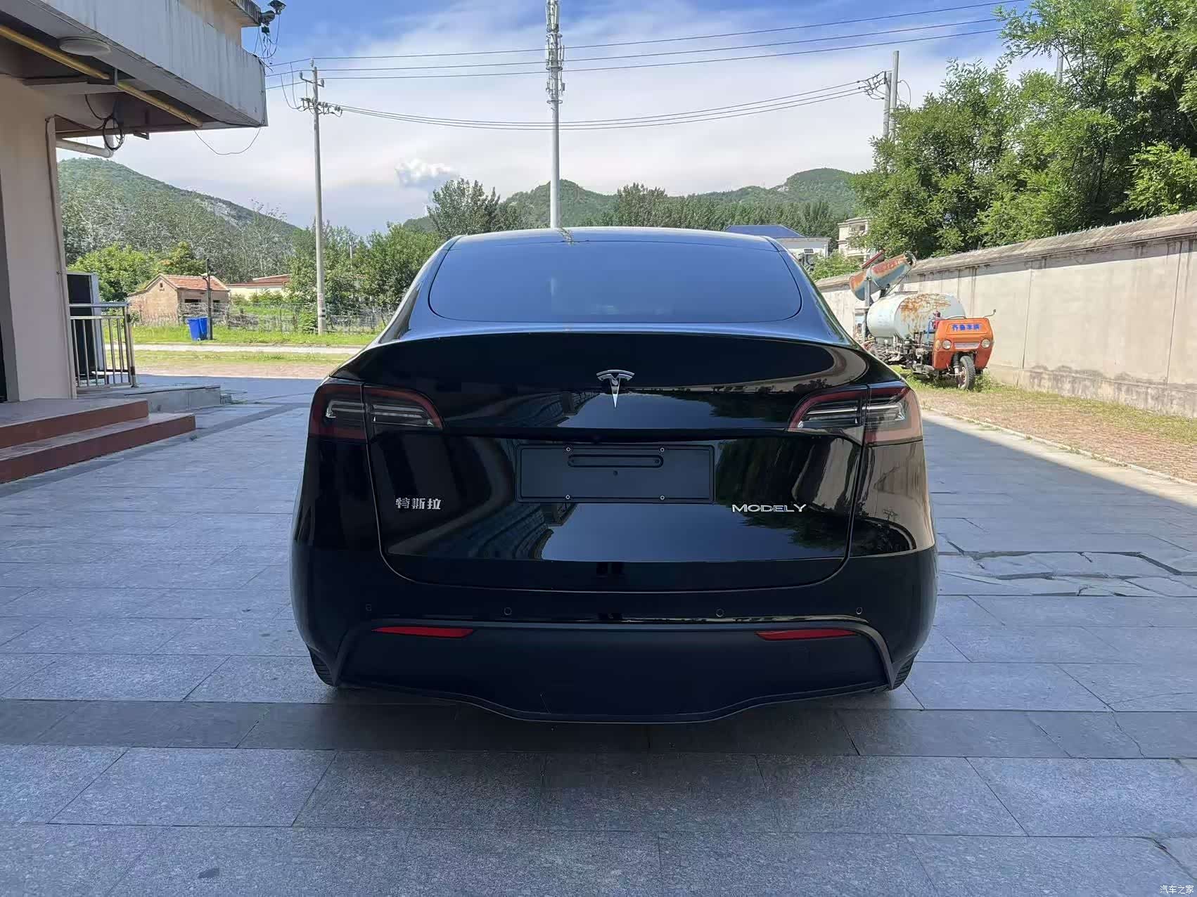Tesla Model Y, 2022 все фото
