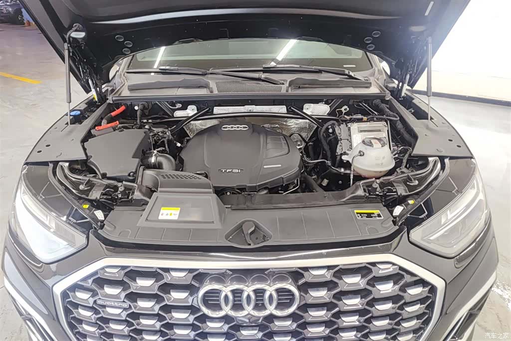 Audi Q5L, 2022 10