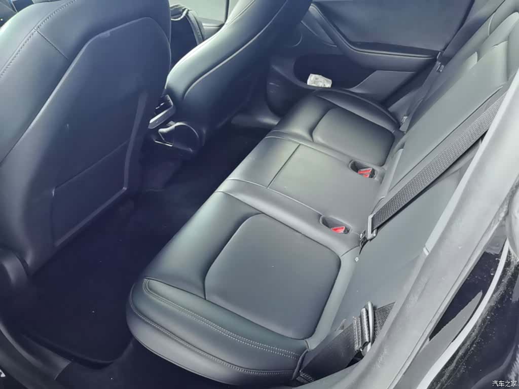 Tesla Model Y, 2022 17