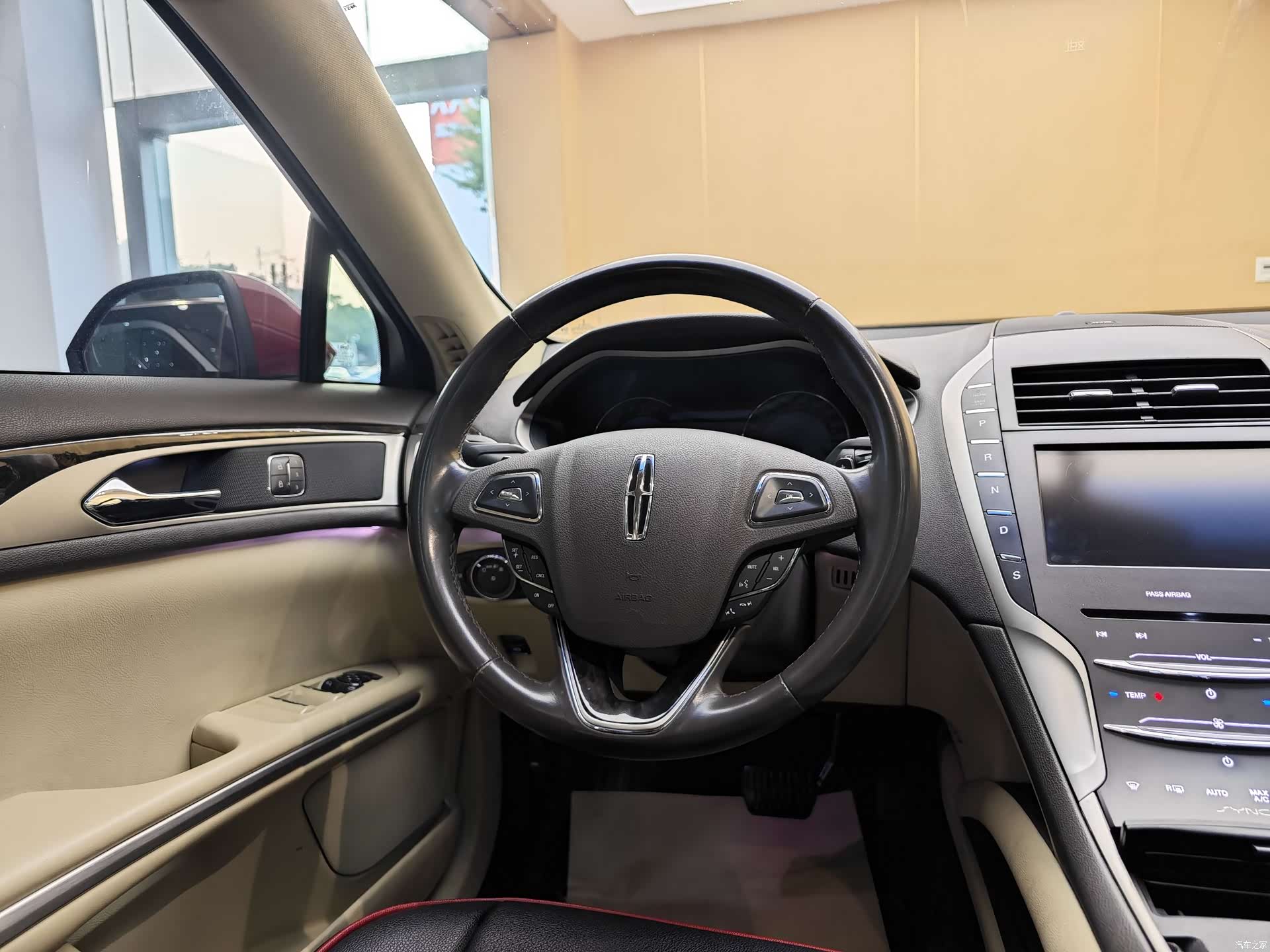 Lincoln MKZ, 2015 14