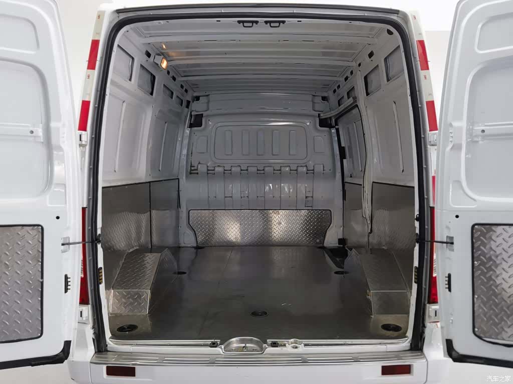 Maxus V80, 2023 16