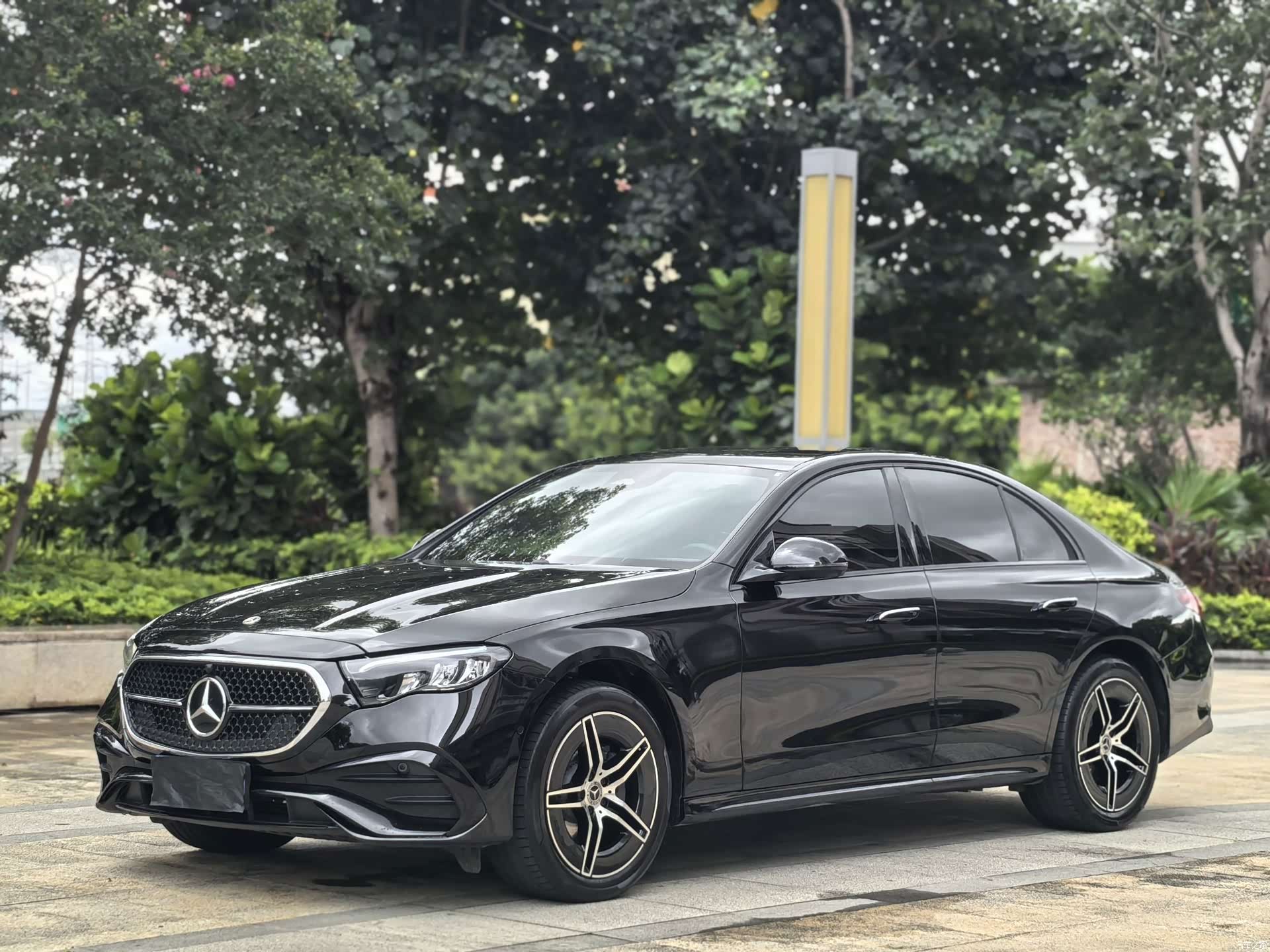 Mercedes-Benz E-Class, 2025 1