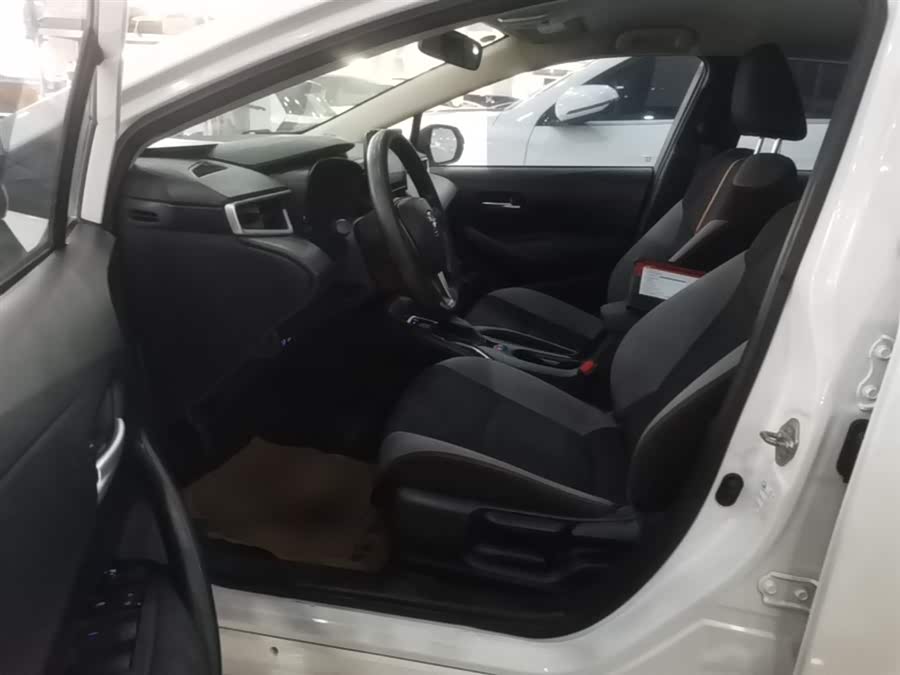 Toyota Corolla 2023, фото 15