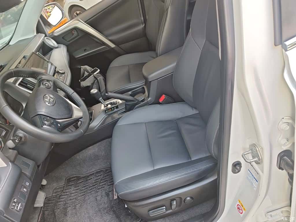 Toyota RAV4, 2016 15