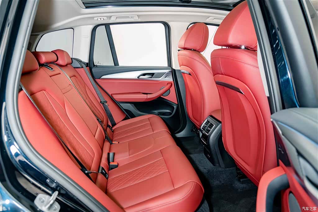 BMW iX3, 2024 23