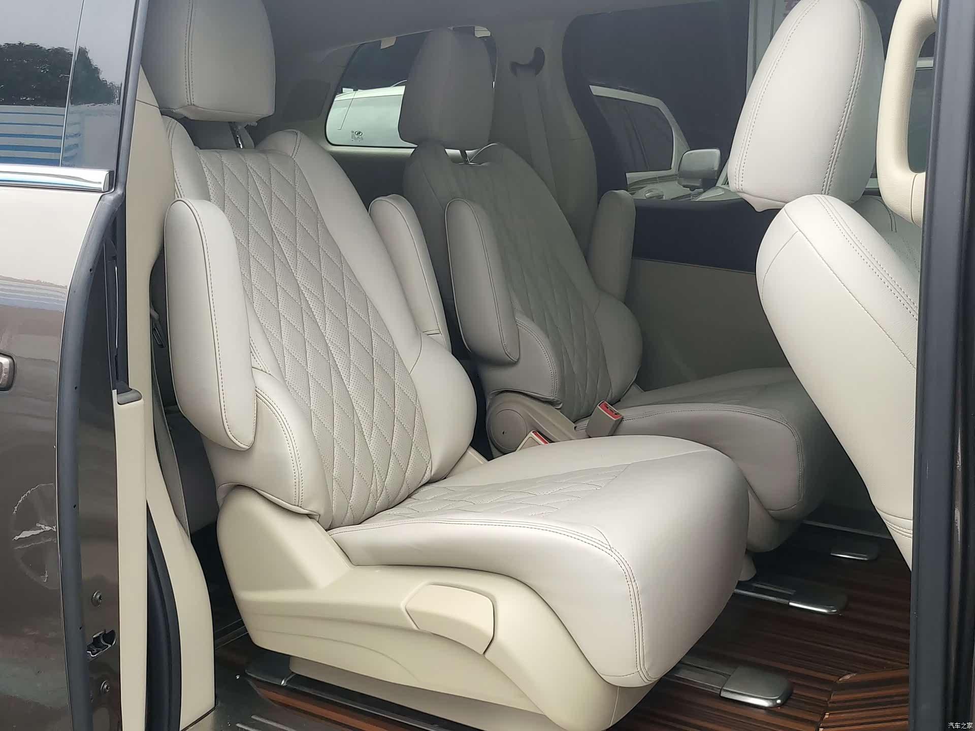 Buick GL8, 2019 13