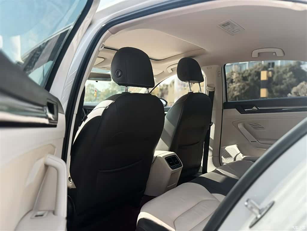 Volkswagen Lamando, 2015 23
