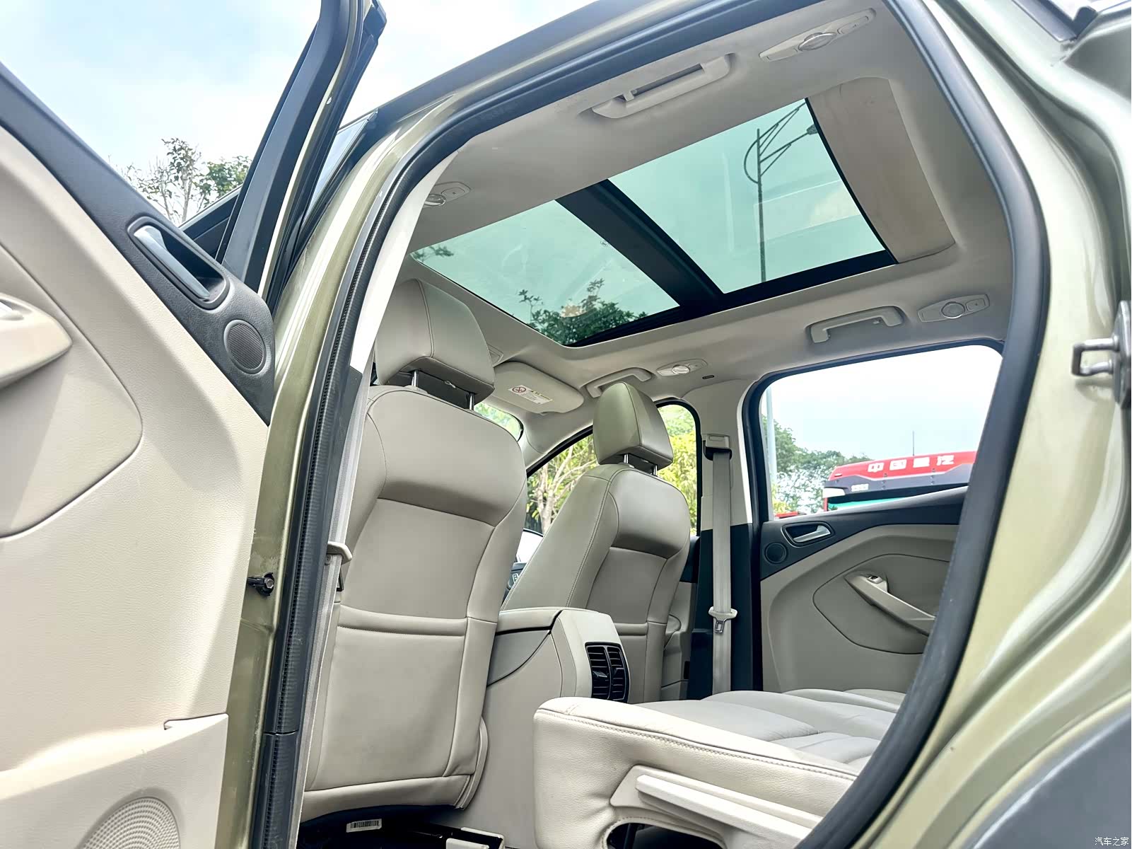 Ford Kuga, 2014 26