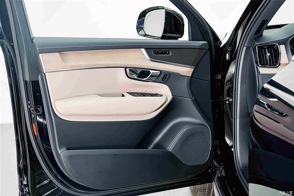 Volvo XC90, 2026 17