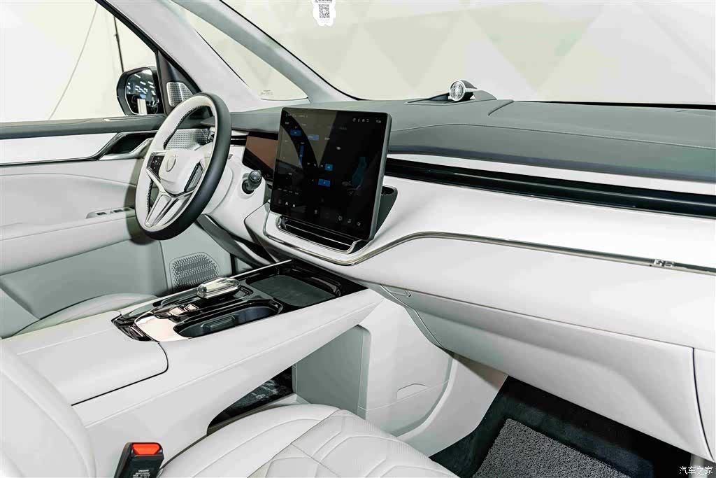 Volvo EM90, 2025 21