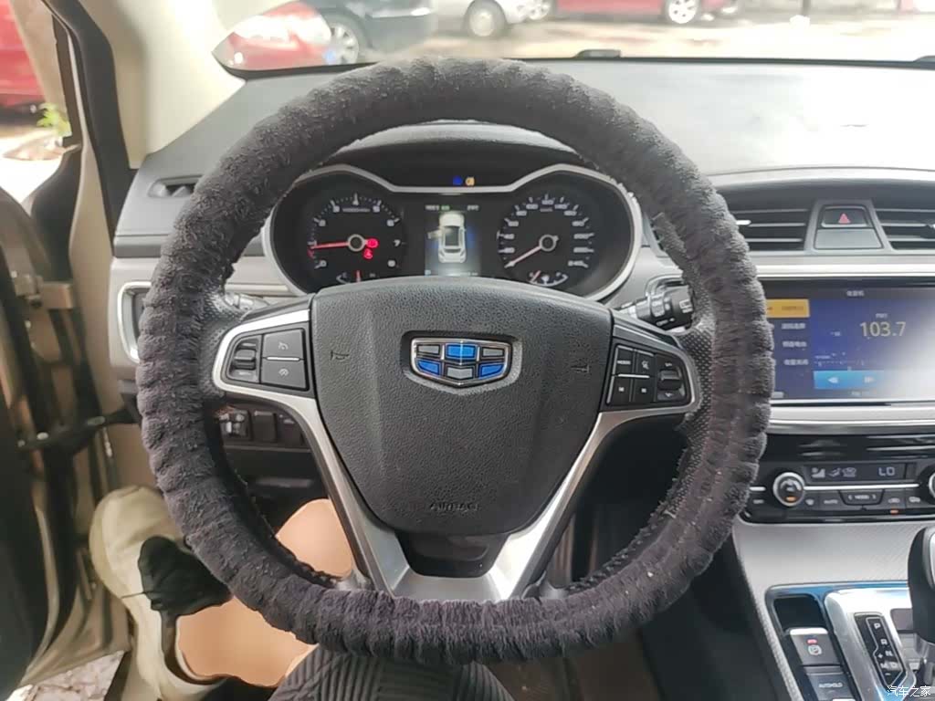 Geely Emgrand, 2016 11