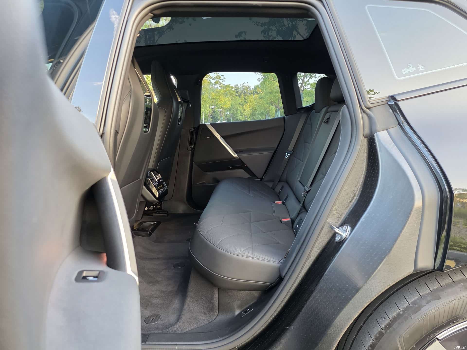 BMW iX, 2023 9