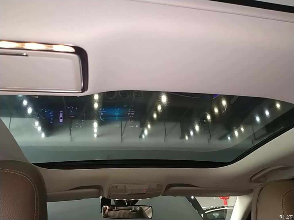 Mercedes-Benz E-Class, 2022 18