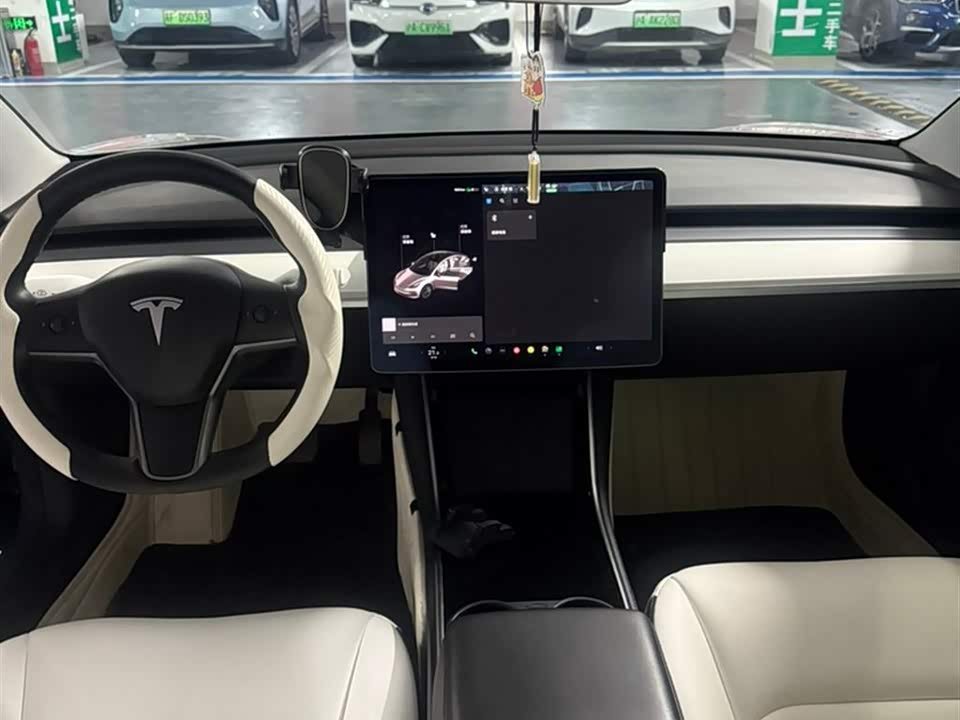 Tesla Model 3 Tesla Model 3