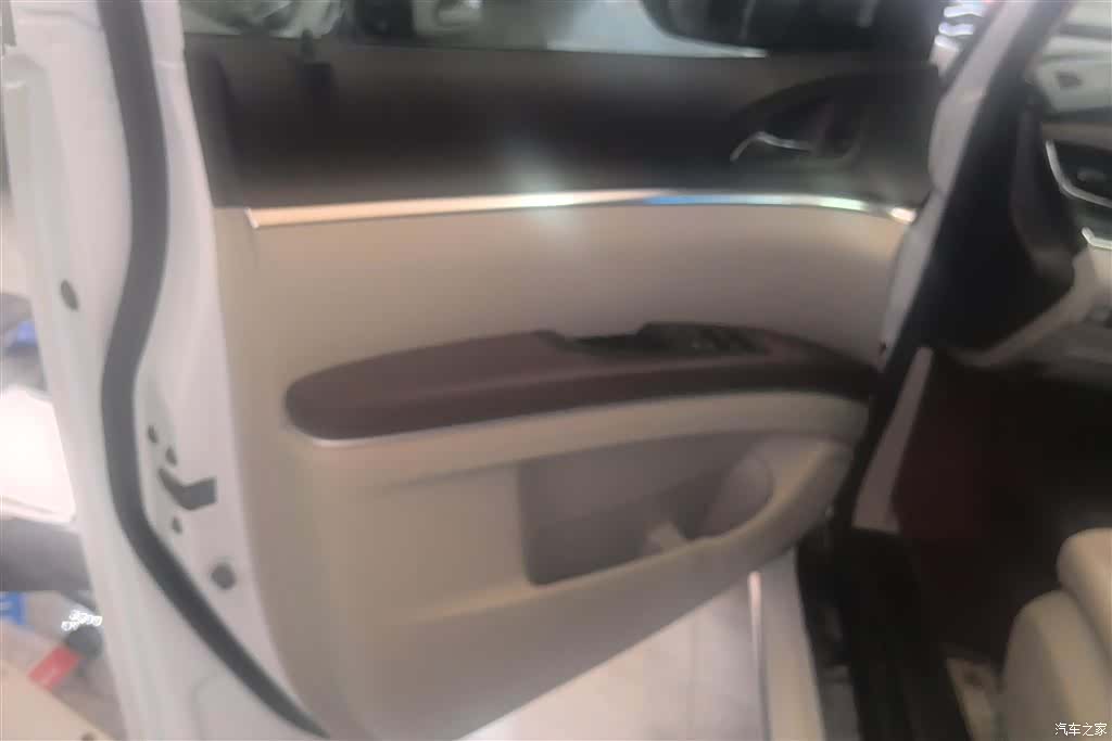 Buick GL8, 2022 7