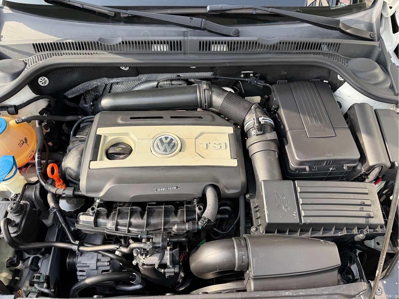 Volkswagen Sagitar, 2014 31
