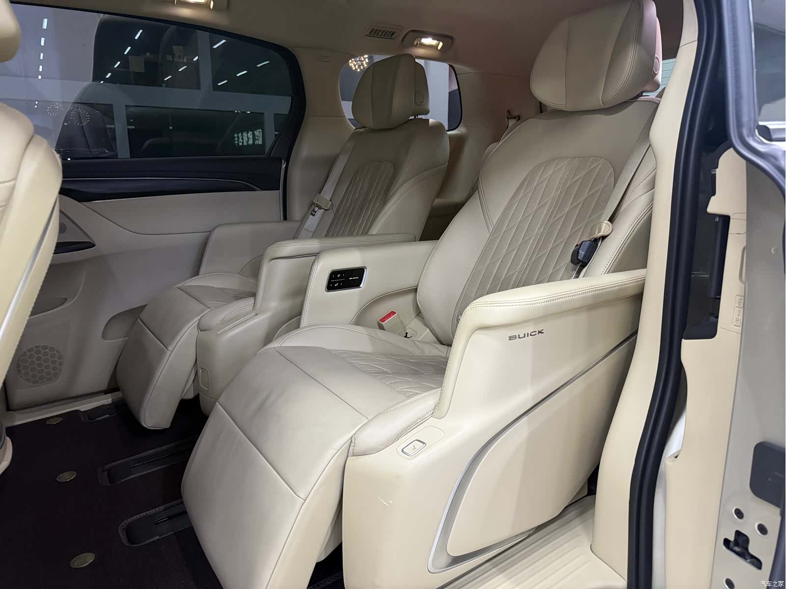 Buick GL8, 2022 10