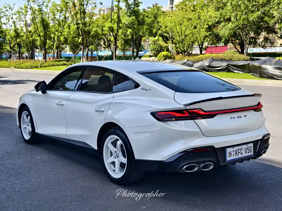 MG MG7