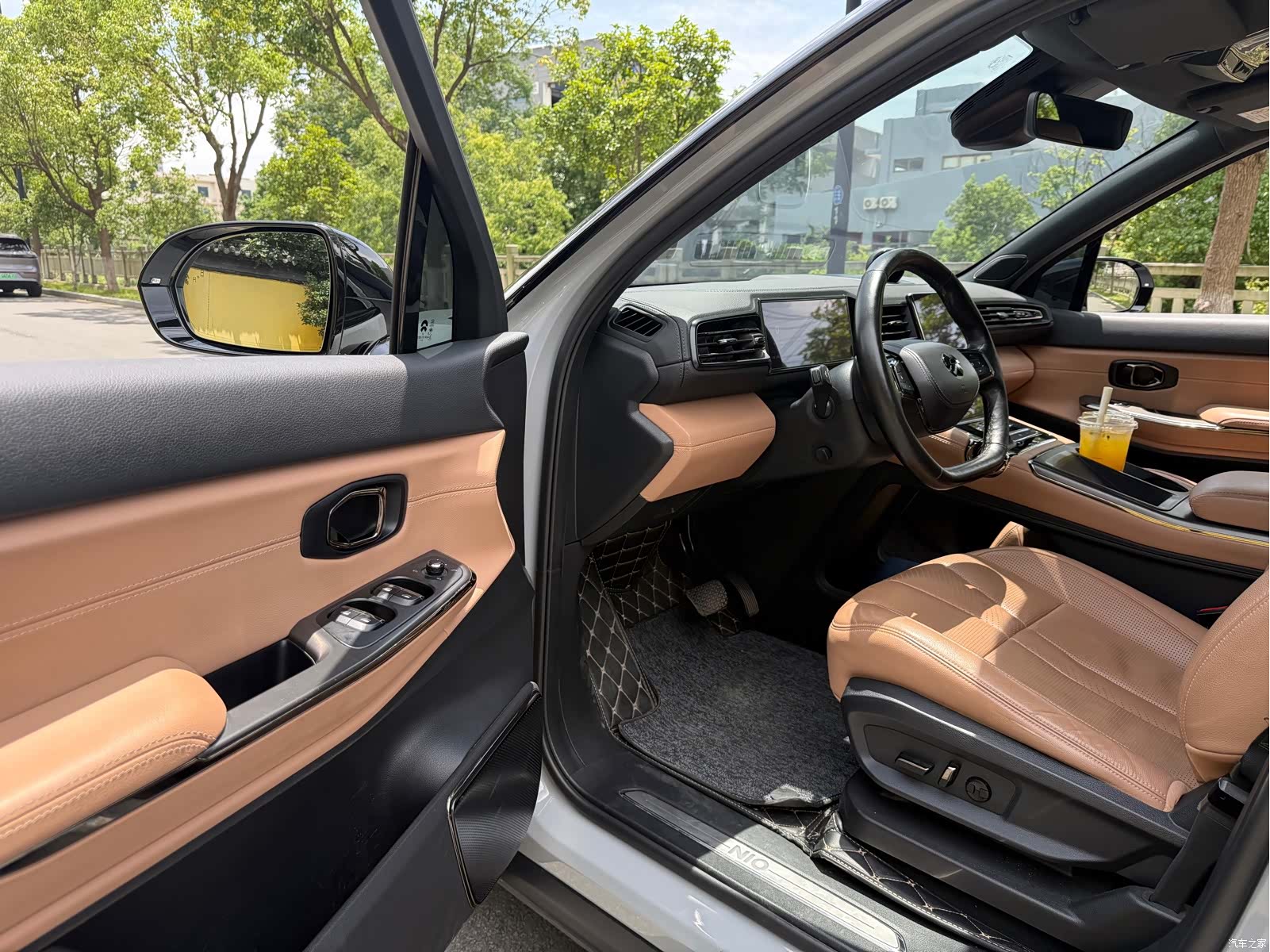 NIO ES8, 2021 10