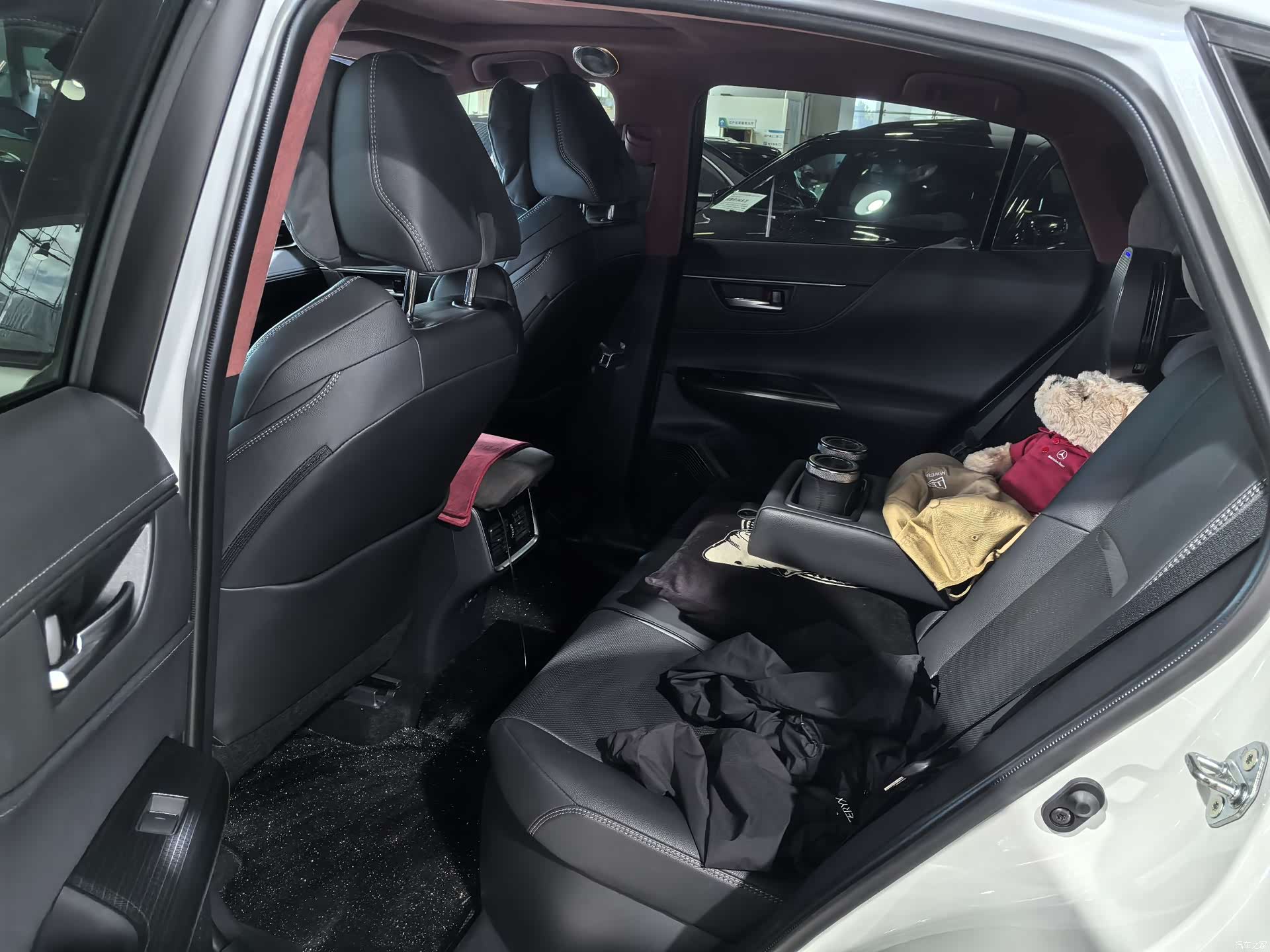 Toyota Venza, 2024 11