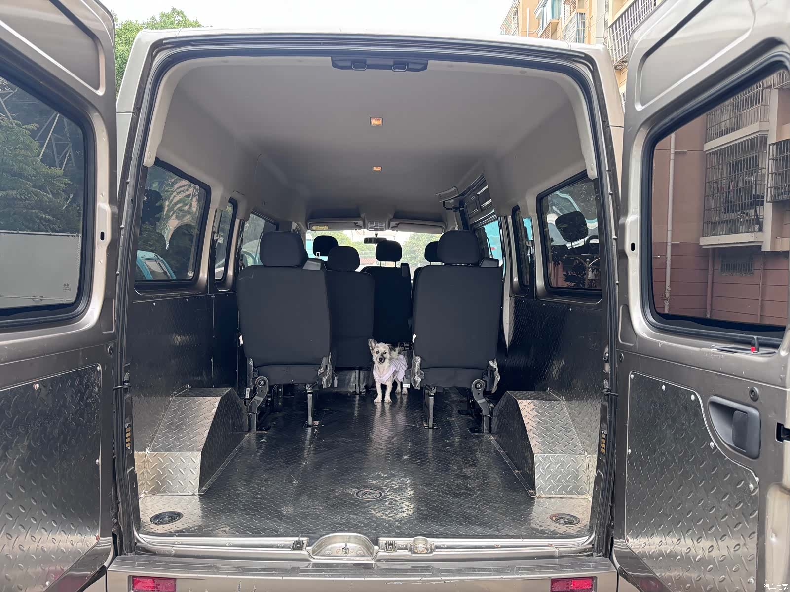 Maxus V80, 2022 15