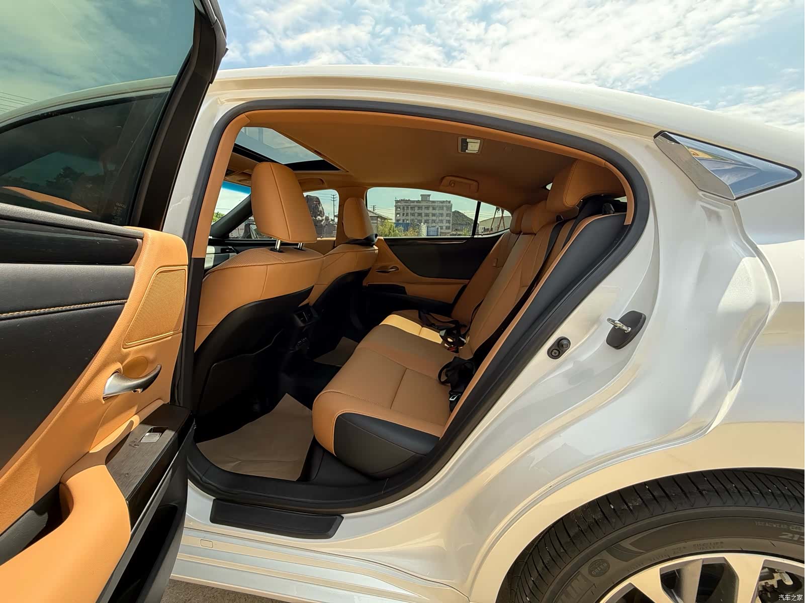 Lexus ES, 2024 6