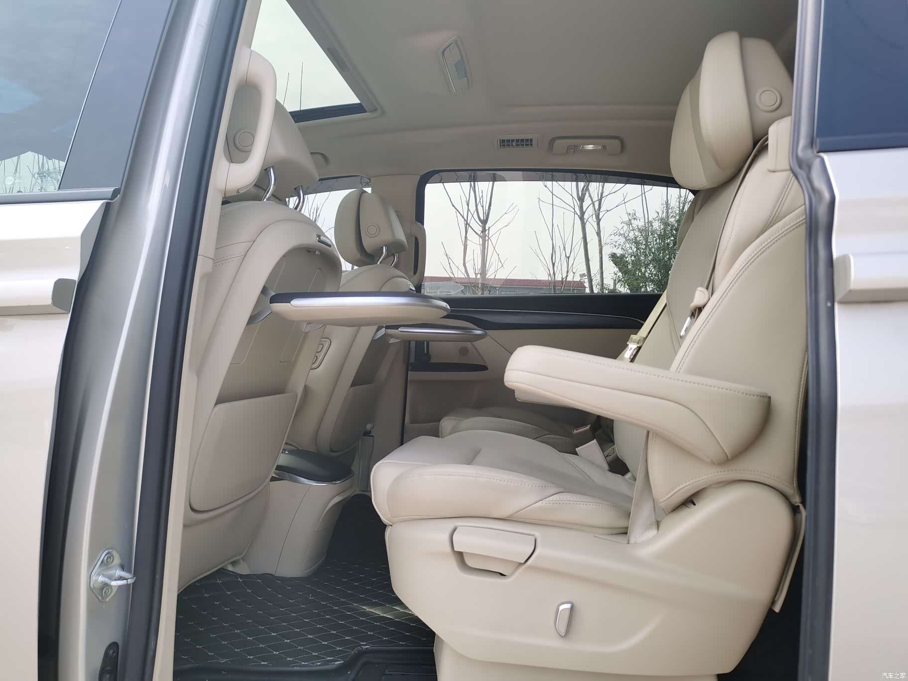Buick GL8, 2023 10