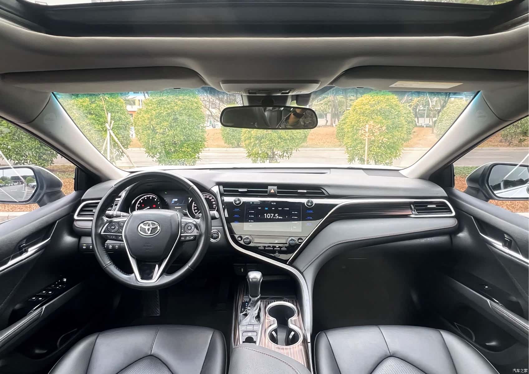Toyota Camry, 2020 все фото