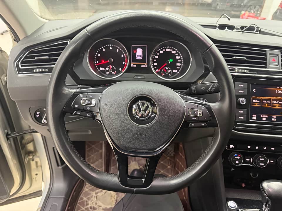 Volkswagen Tiguan L